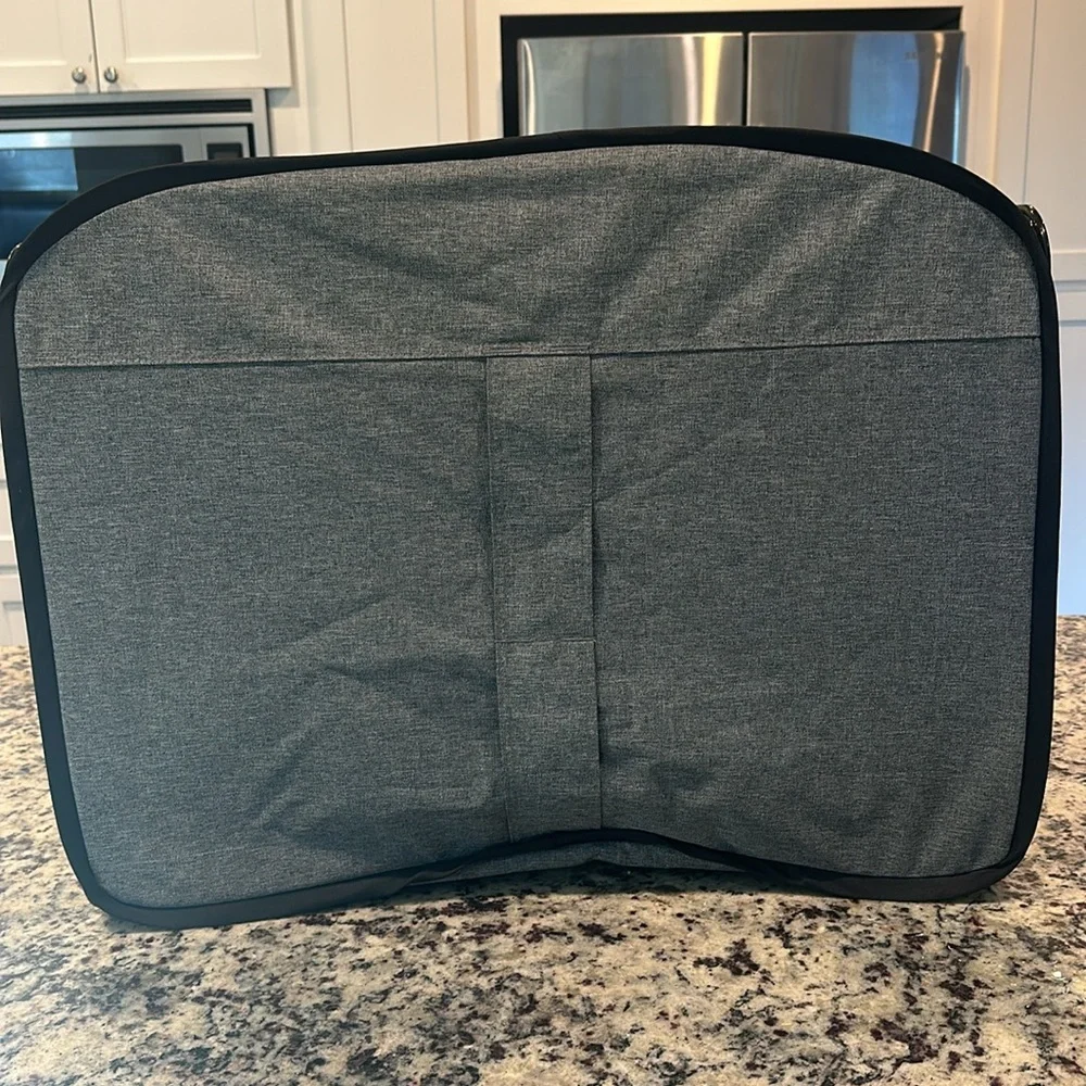 New Never been used Petsfit collapsable dog kennel